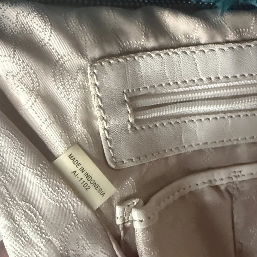 Michael Kors Cream Leather Crossbody Shoulder Bag with Dual Zips - Picture 7 of 7